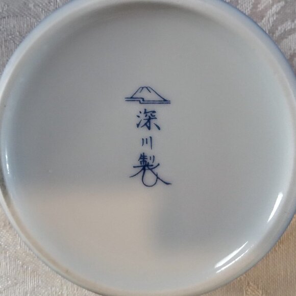 Vintage Red Flower Blue Gold Porcelain Trinket Box - Picture 5 of 6